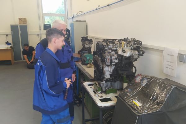 zs-automechanik-4EB9CE54B-0F01-5438-6BCA-C1A05AF8F7A7.jpg