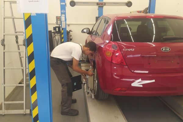 zs-automechanik-5F133FE4E-9F24-93FD-8397-A3DE87C3129B.jpg