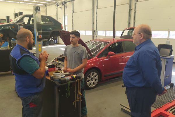zs-automechanik-87354F709-3405-B486-A654-754FED0FDA32.jpg