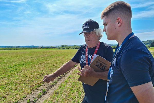 agroskills-21BA077F22-4326-C676-3593-22CFD3A25D32.jpg